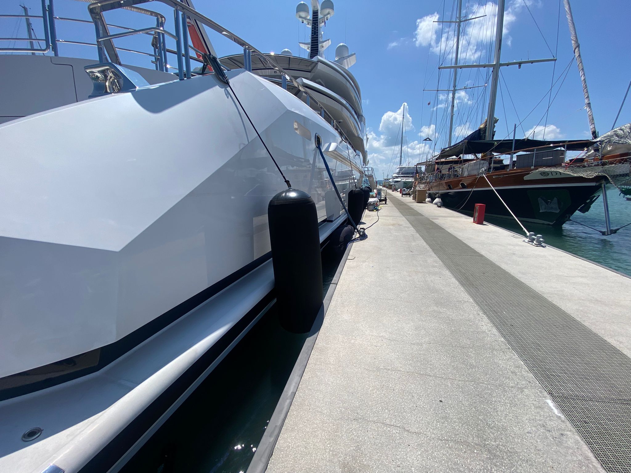 Professional yacht polishing project 2 — surface preparation and initial buffing